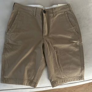 Abercrombie and Fitch classic shorts, size 30. Inseam 11 inches. Brand new